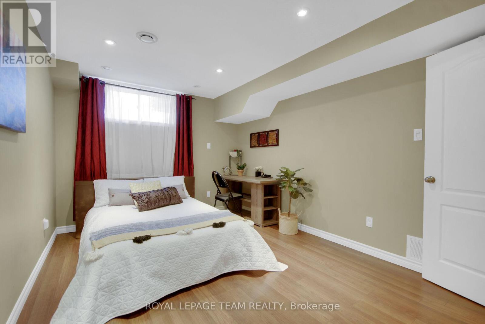 Photo 43 of 123 Talltree Crescent, Ottawa ON