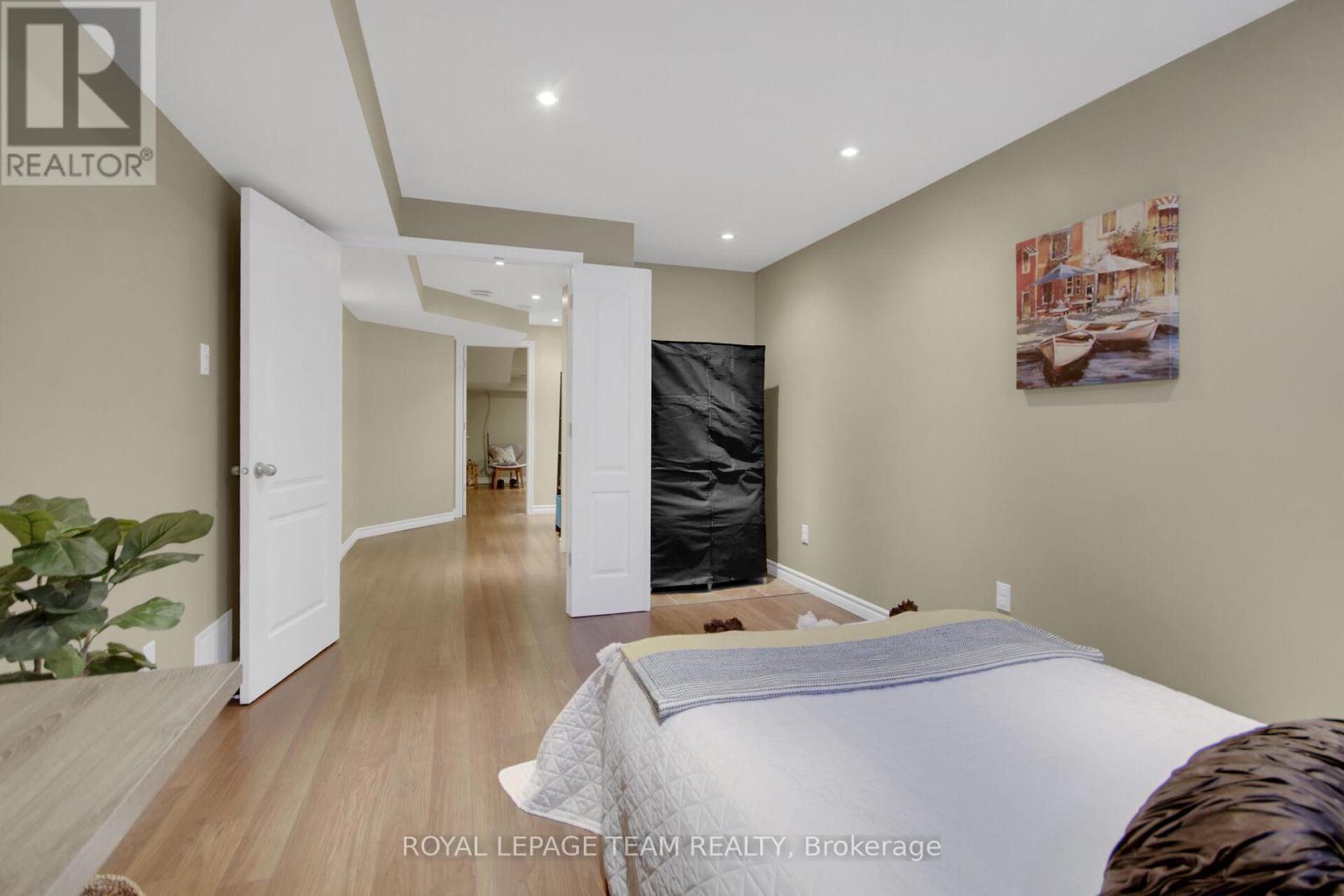 Photo 45 of 123 Talltree Crescent, Ottawa ON