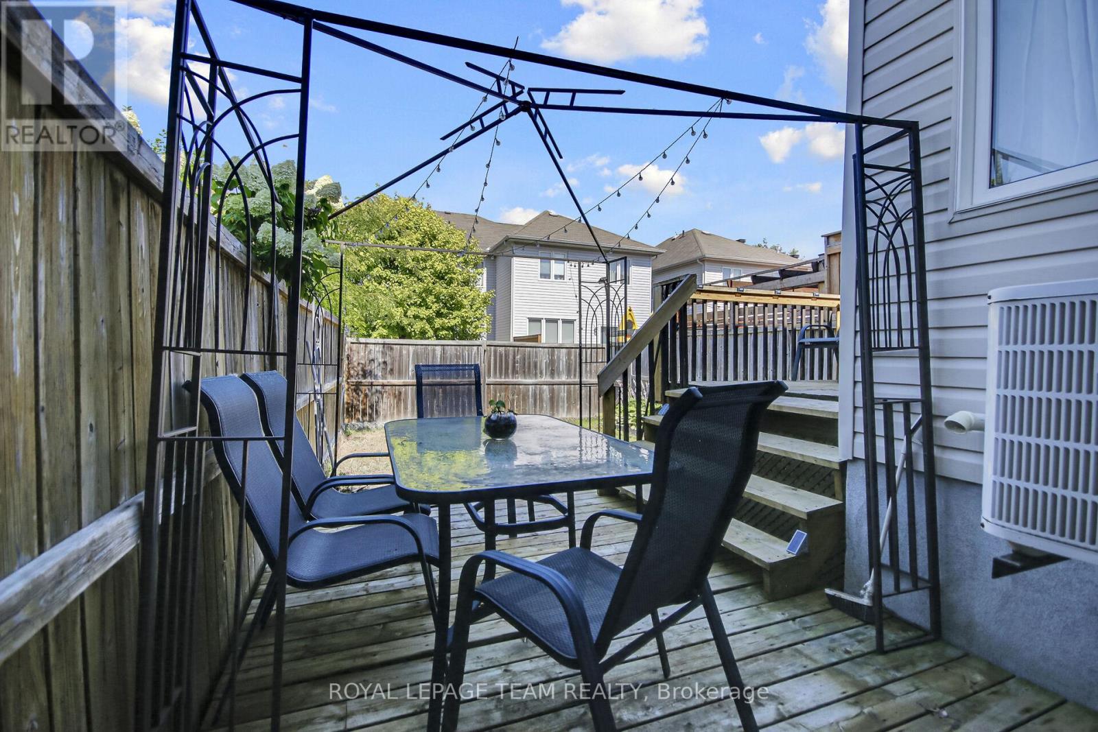 Photo 48 of 123 Talltree Crescent, Ottawa ON