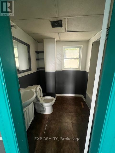 Photo 12 of 49 Raglan Street N, Renfrew ON