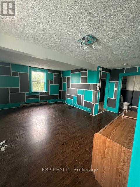 Photo 14 of 49 Raglan Street N, Renfrew ON