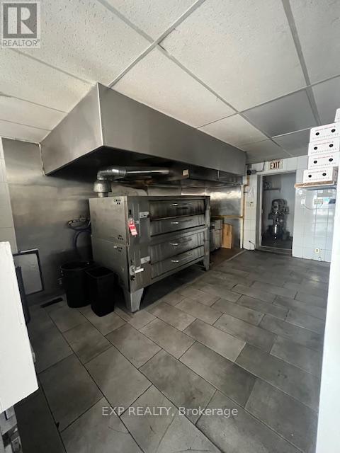 Photo 5 of 49 Raglan Street N, Renfrew ON