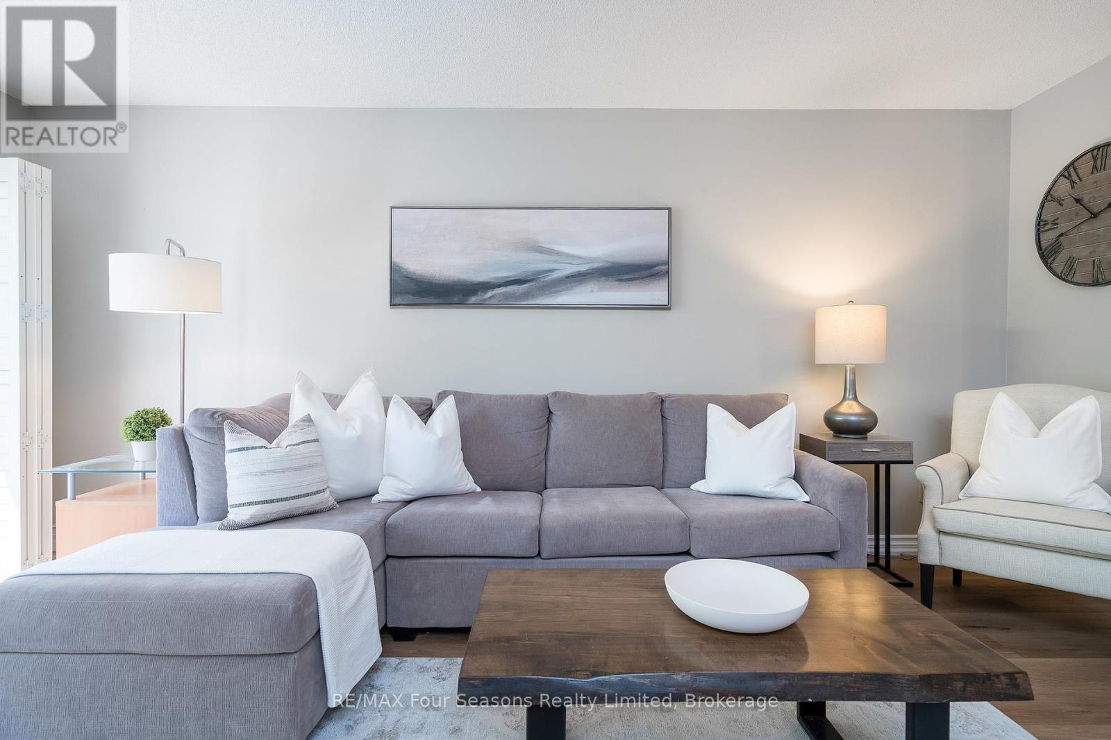 Photo 9 of 373 Mariners Way, Collingwood ON