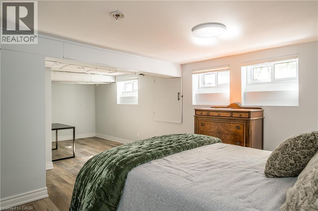 Photo 37 of 3 Oakwood Place, Hamilton ON