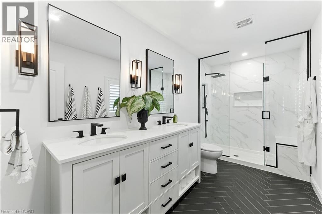 Photo 20 of 2484 Whitehorn Drive, Burlington ON
