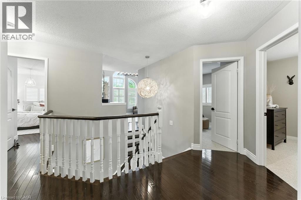 Photo 22 of 2484 Whitehorn Drive, Burlington ON