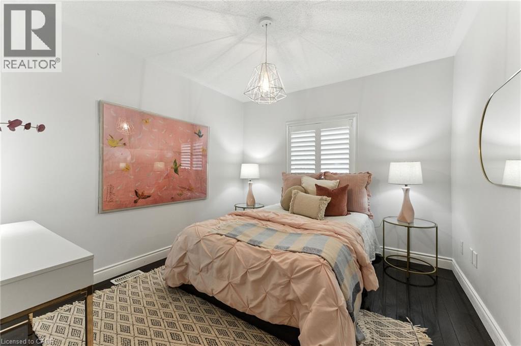 Photo 24 of 2484 Whitehorn Drive, Burlington ON