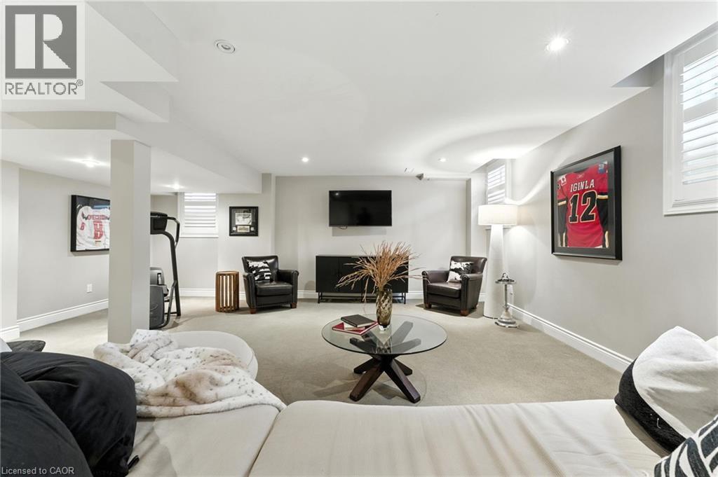 Photo 27 of 2484 Whitehorn Drive, Burlington ON