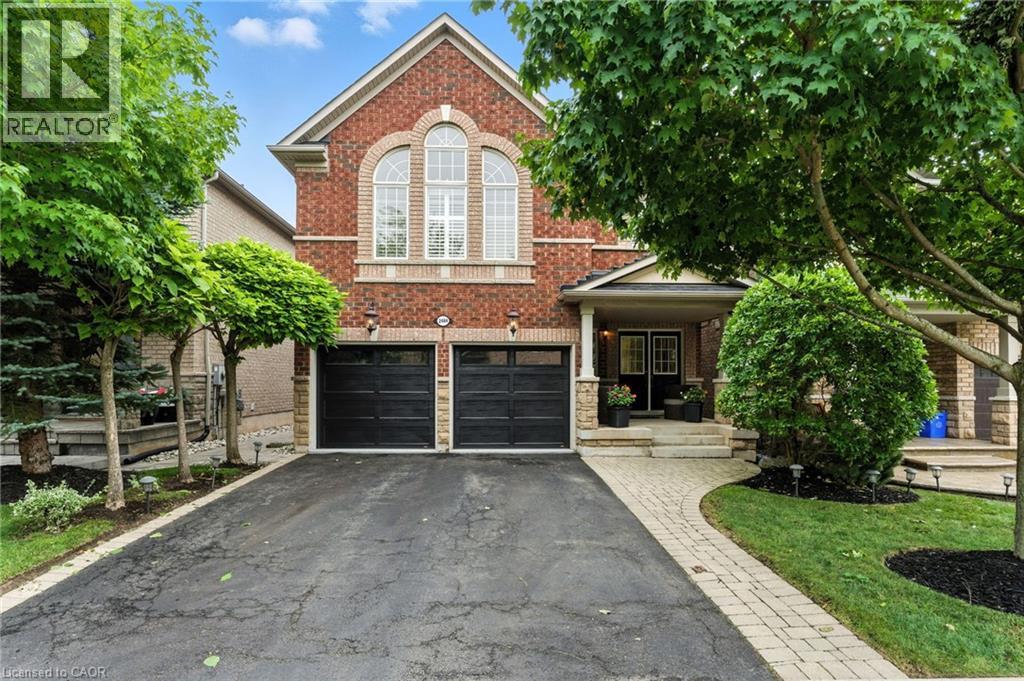 Photo 2 of 2484 Whitehorn Drive, Burlington ON