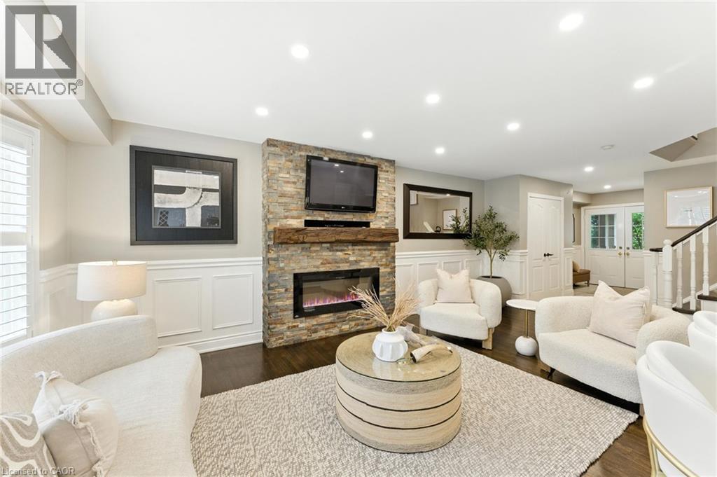 Photo 10 of 2484 Whitehorn Drive, Burlington ON