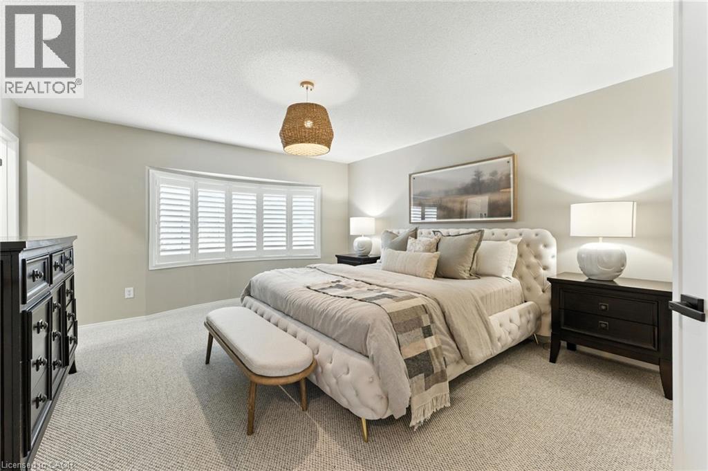 Photo 19 of 2484 Whitehorn Drive, Burlington ON