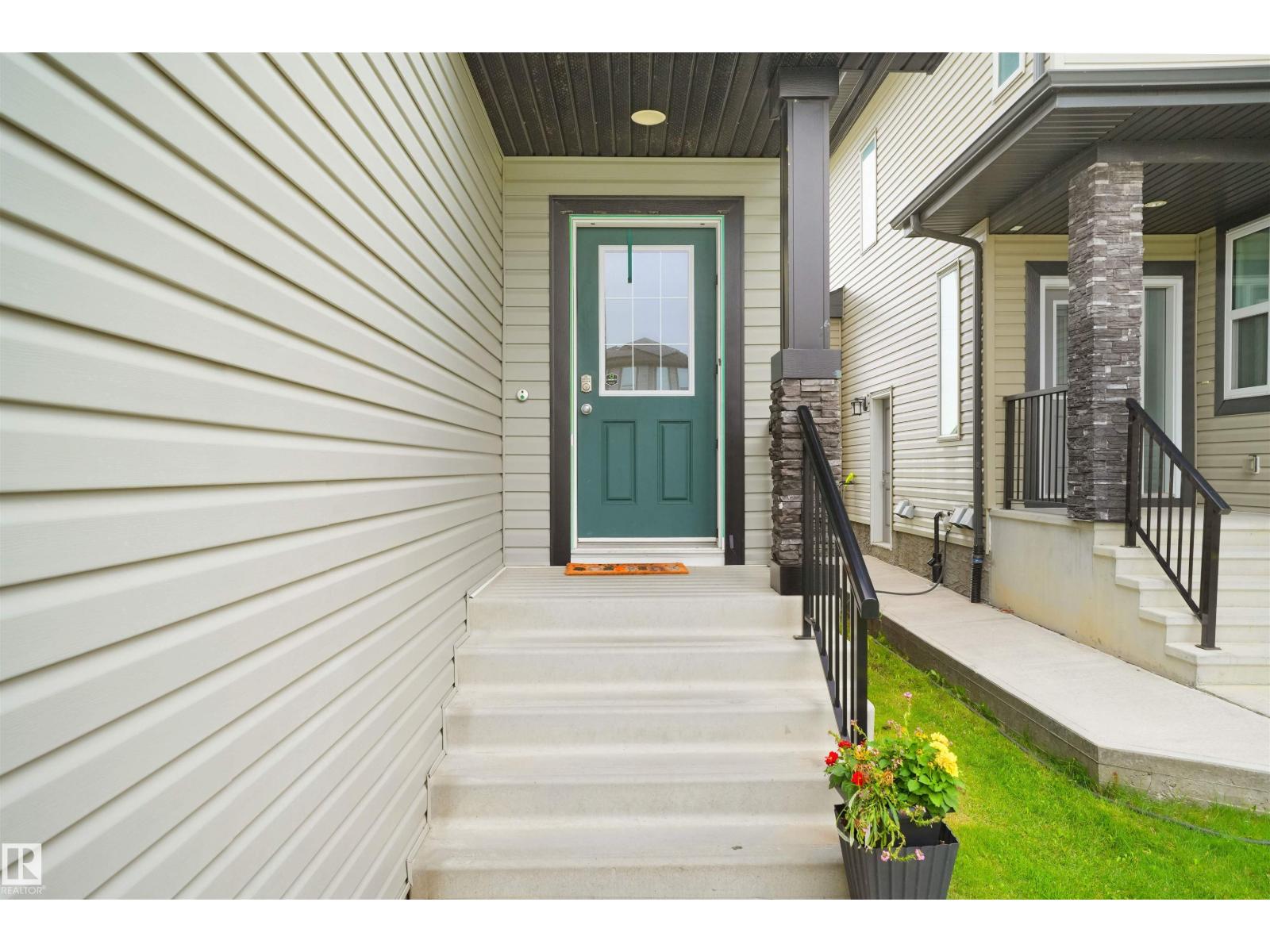 Photo 3 of 15160 16 St Nw, Edmonton AB
