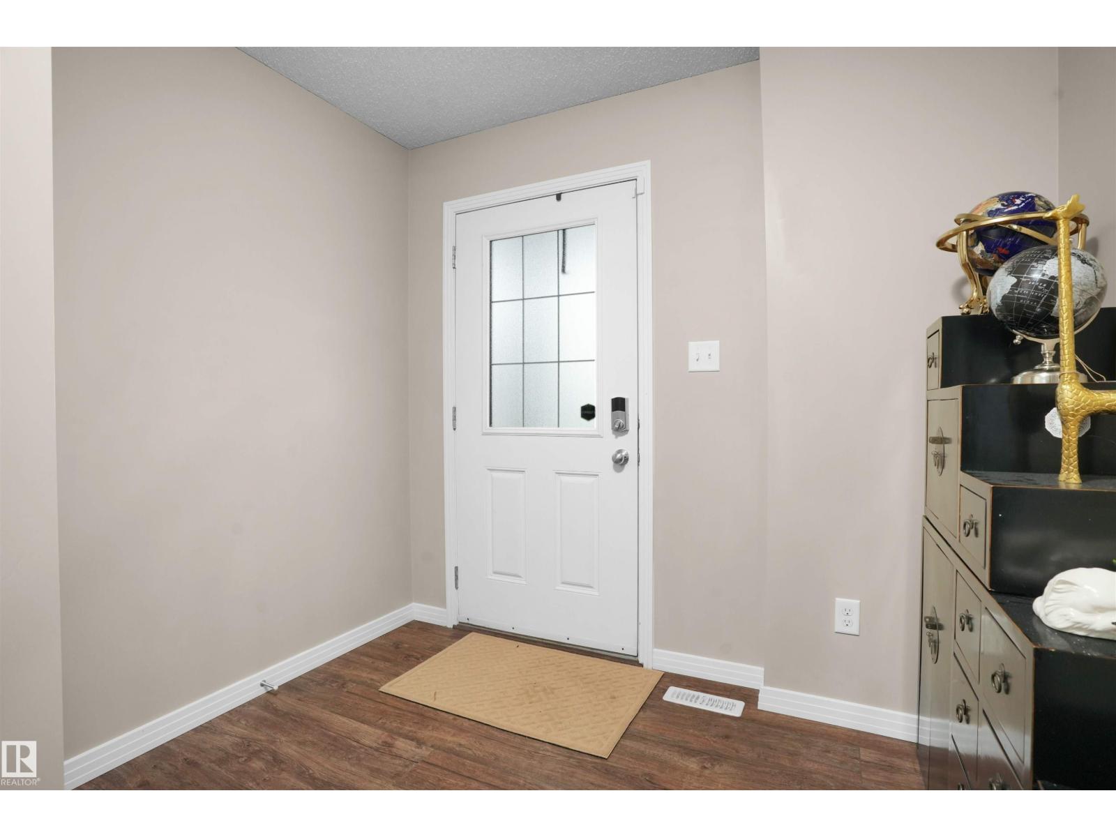 Photo 16 of 15160 16 St Nw, Edmonton AB