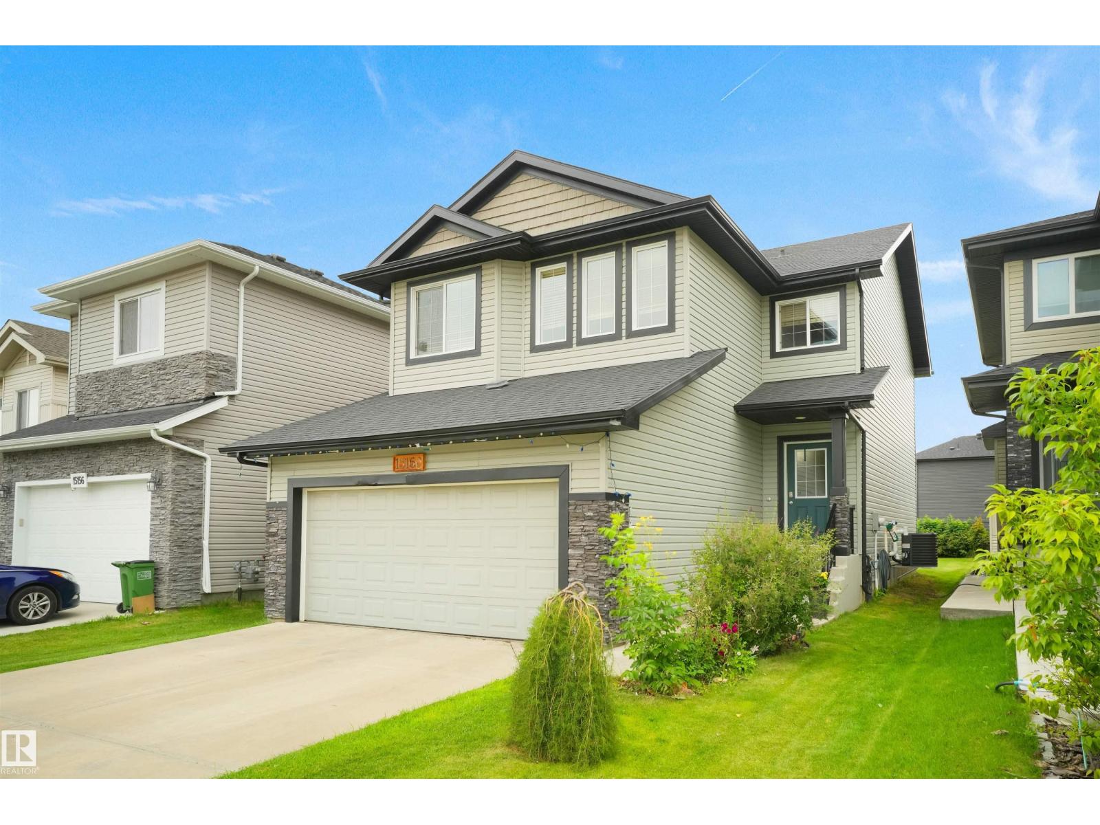 Photo 2 of 15160 16 St Nw, Edmonton AB