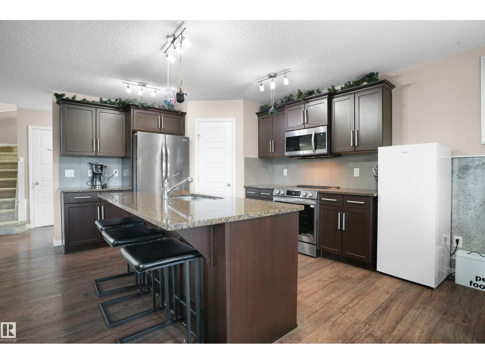 Photo 21 of 15160 16 St Nw, Edmonton AB