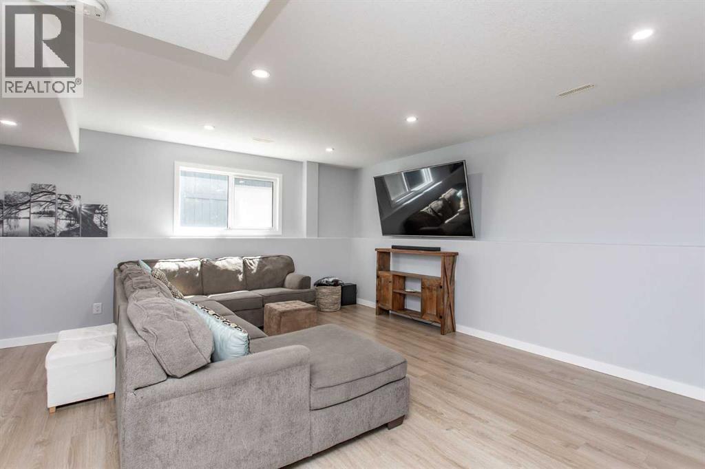 Photo 24 of 66 Woodbine Avenue, Blackfalds AB