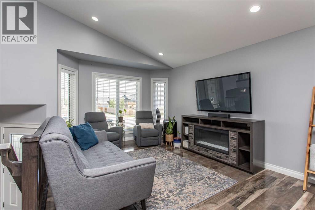 Photo 12 of 66 Woodbine Avenue, Blackfalds AB