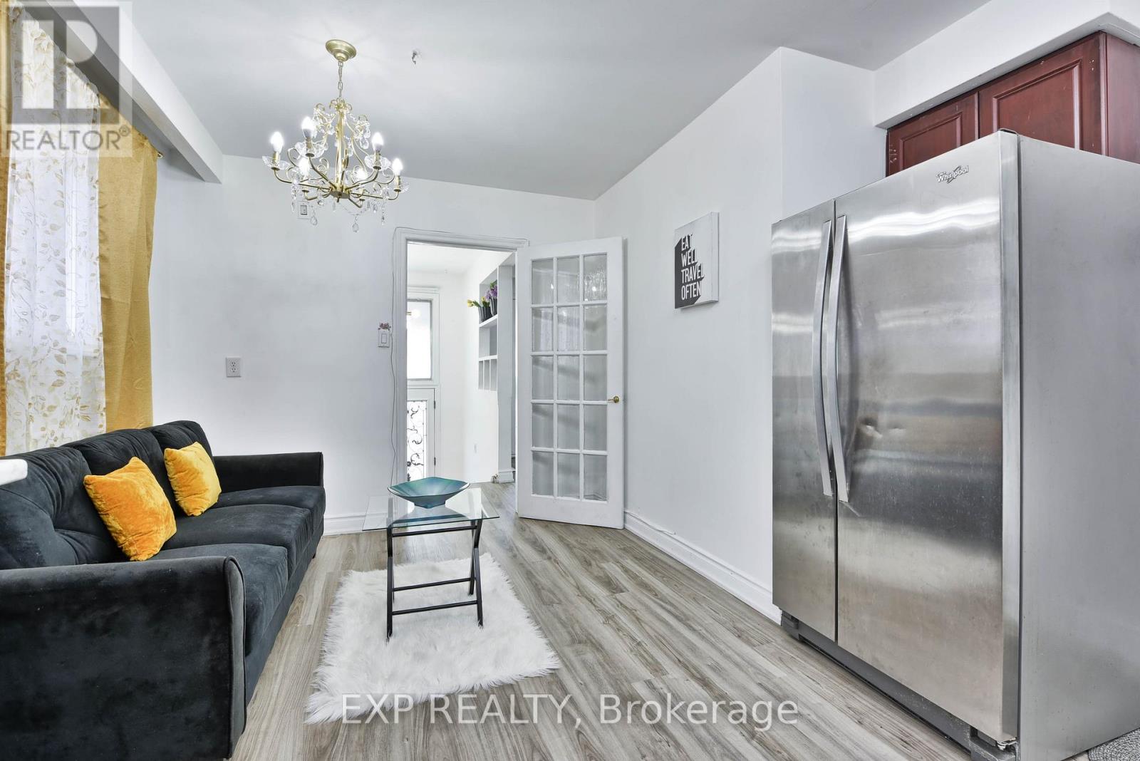Photo 9 of 7292 Redfox Road, Mississauga ON