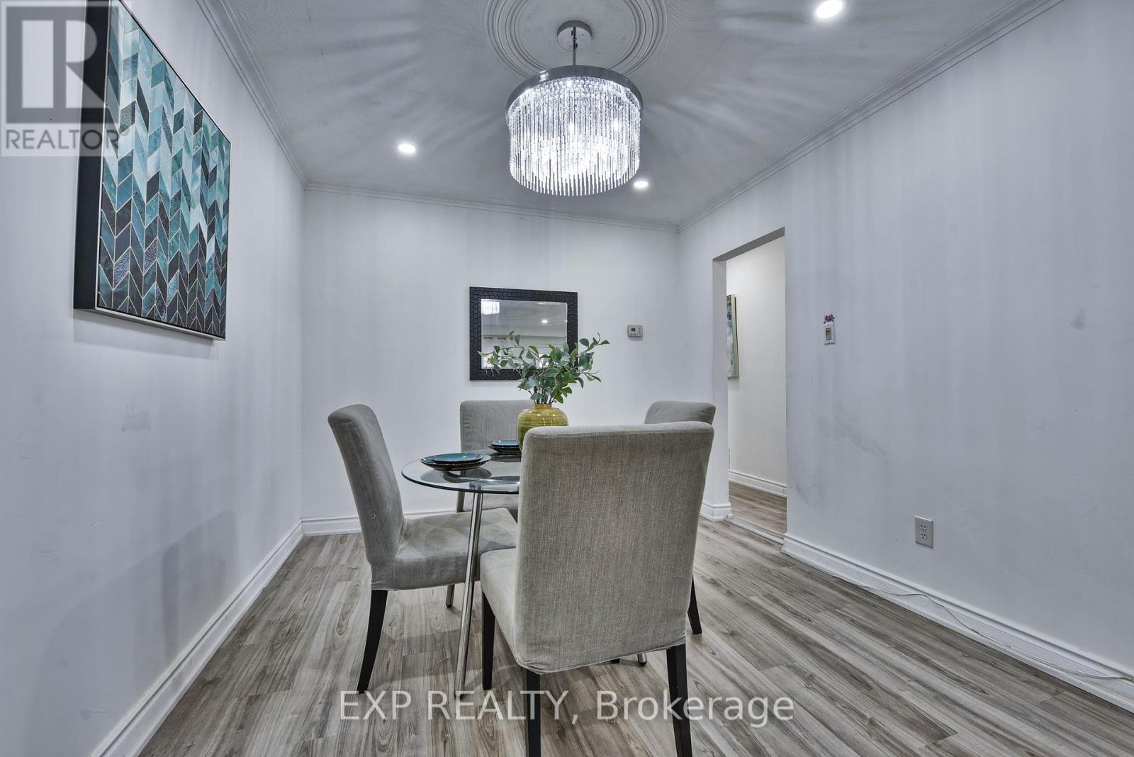 Photo 7 of 7292 Redfox Road, Mississauga ON