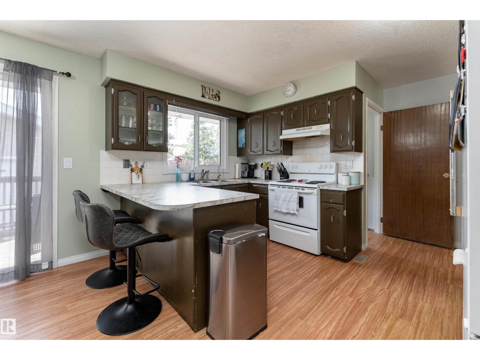 Photo 10 of 9510 79 St, Fort Saskatchewan AB