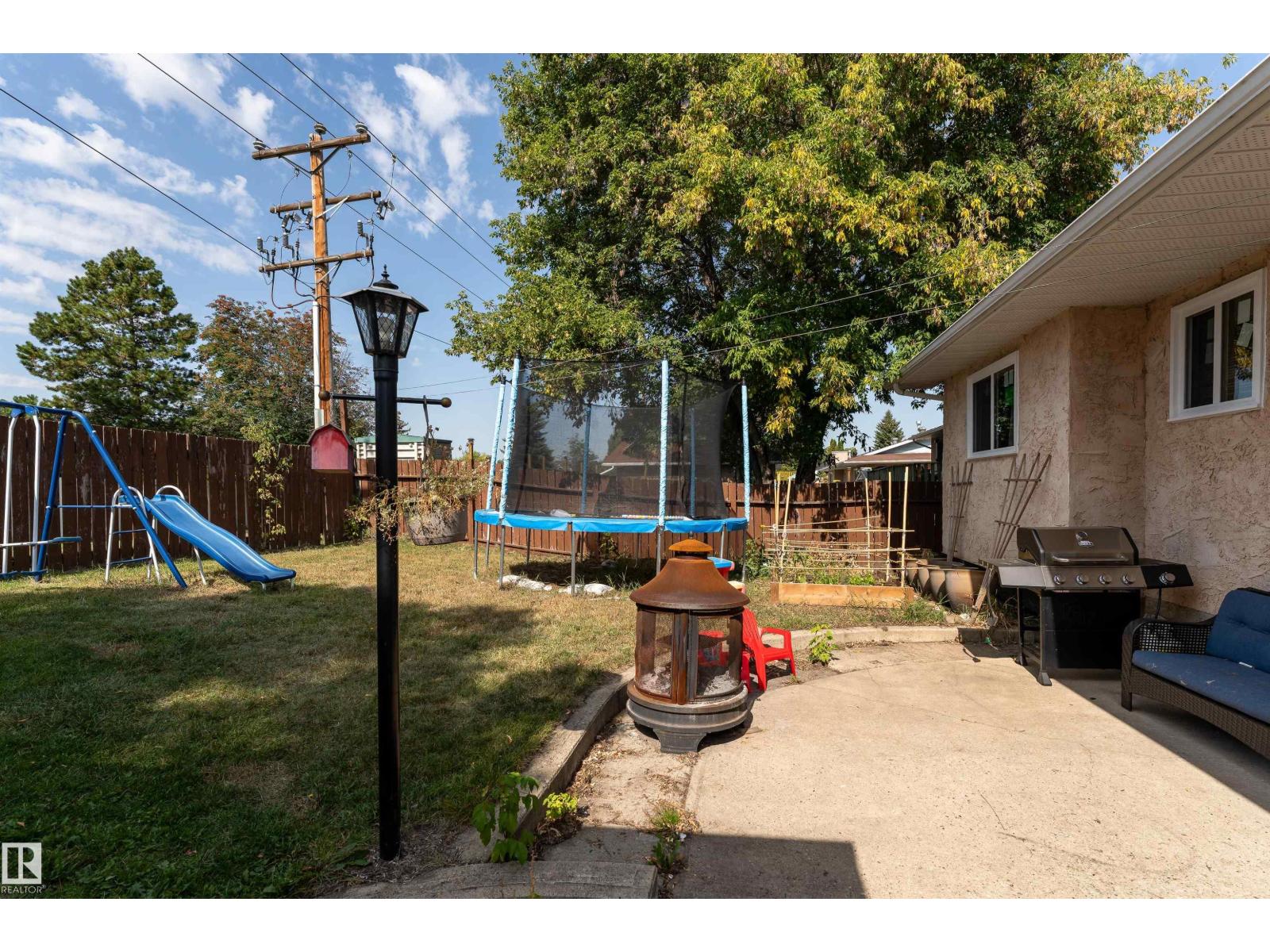 Photo 6 of 9510 79 St, Fort Saskatchewan AB