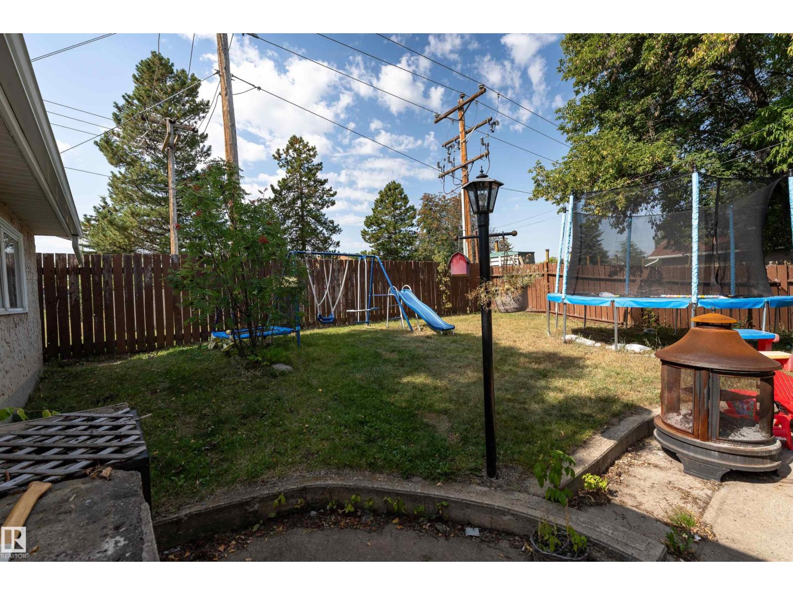 Photo 7 of 9510 79 St, Fort Saskatchewan AB