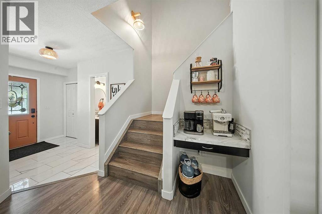 Photo 11 of 4628 45 Street, Sylvan Lake AB