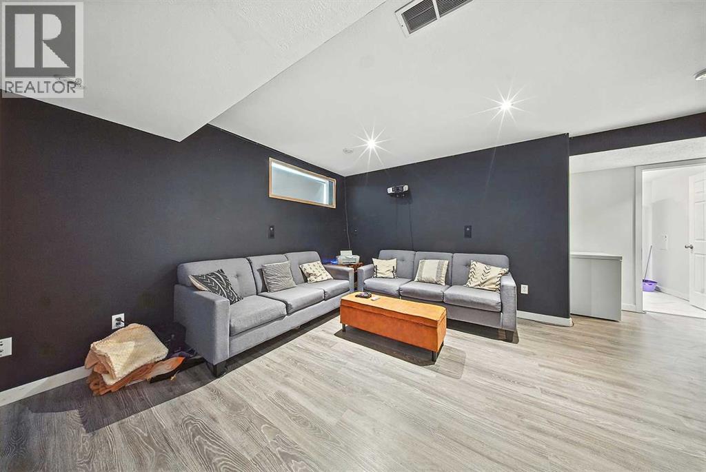Photo 25 of 4628 45 Street, Sylvan Lake AB