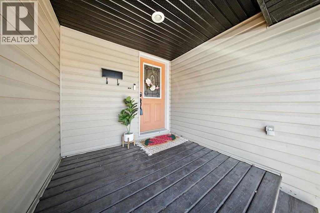 Photo 32 of 4628 45 Street, Sylvan Lake AB