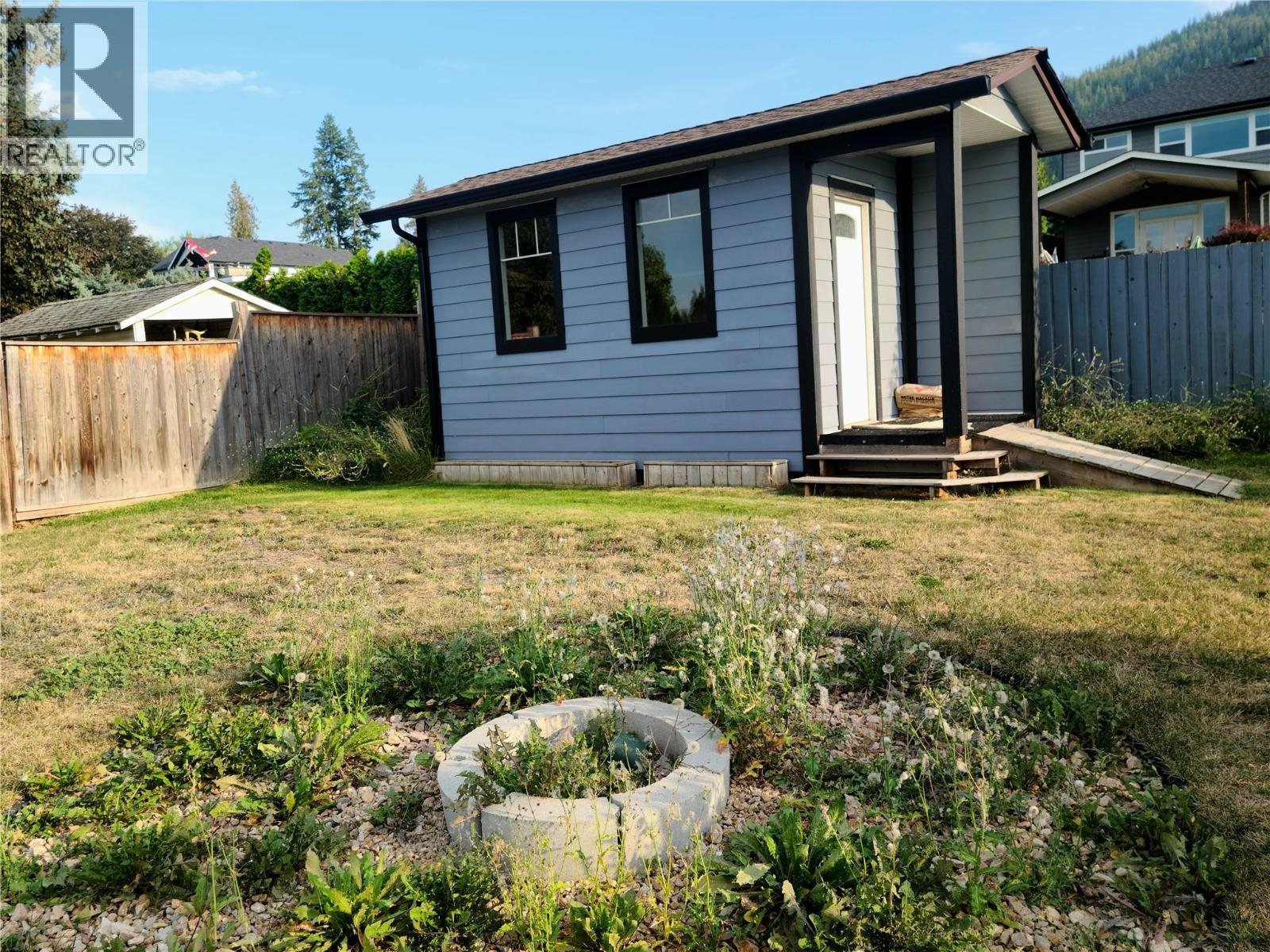  1350 13 Avenue Southeast, Salmon Arm