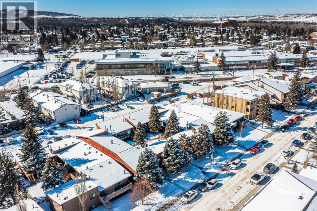 Photo 8 of 1 12 4607 73 Street Nw, Calgary AB