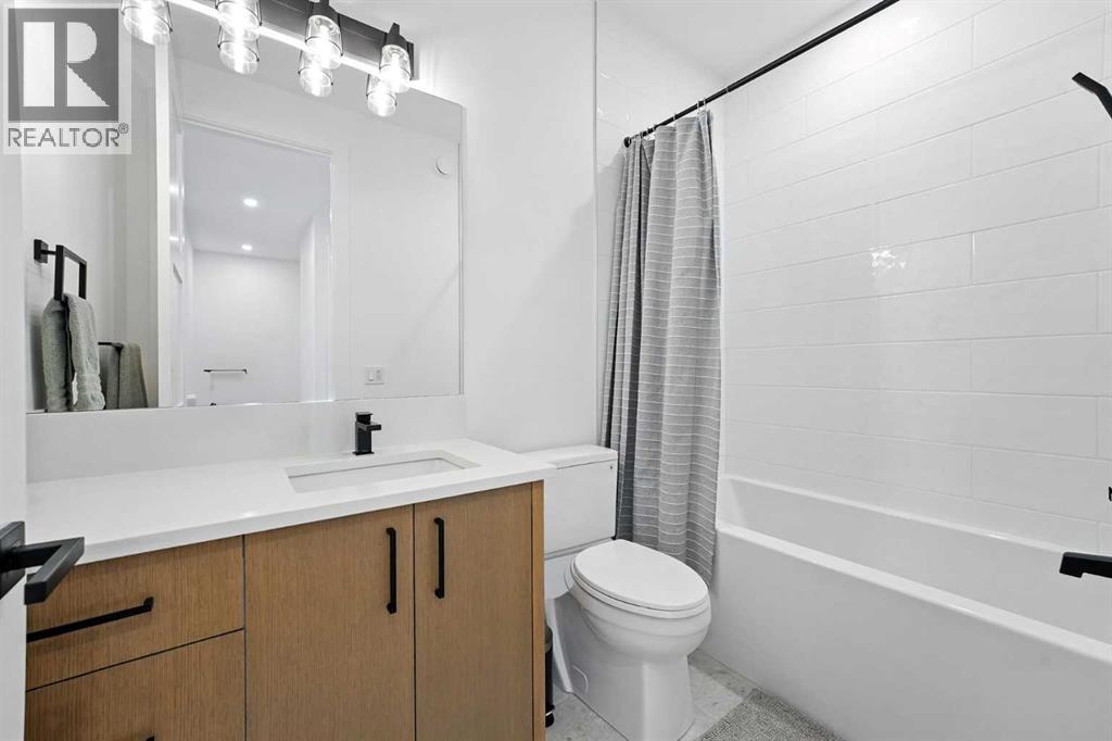 Photo 22 of 140 Discovery Drive Sw, Calgary AB