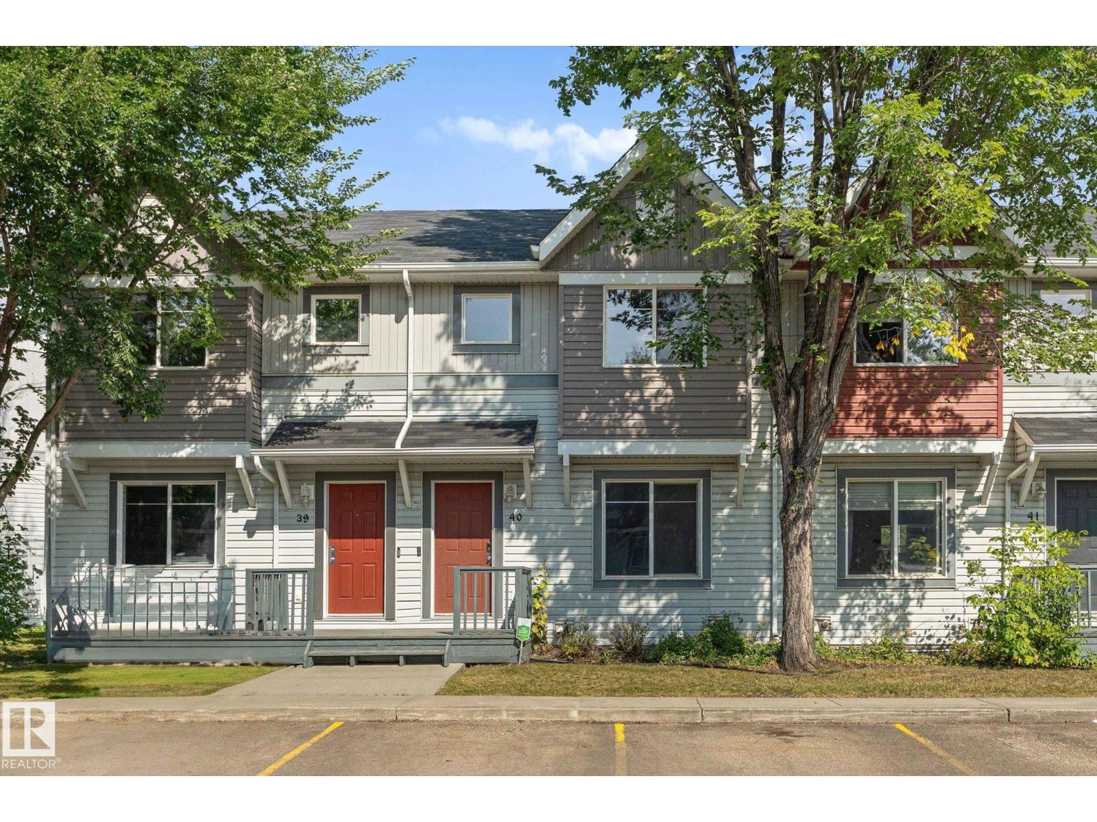 Photo 1 of 40 1404 Hermitage Rd Nw, Edmonton AB