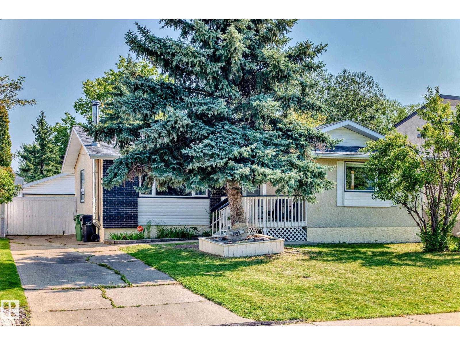 Photo 1 of 3605 41 St, Leduc AB