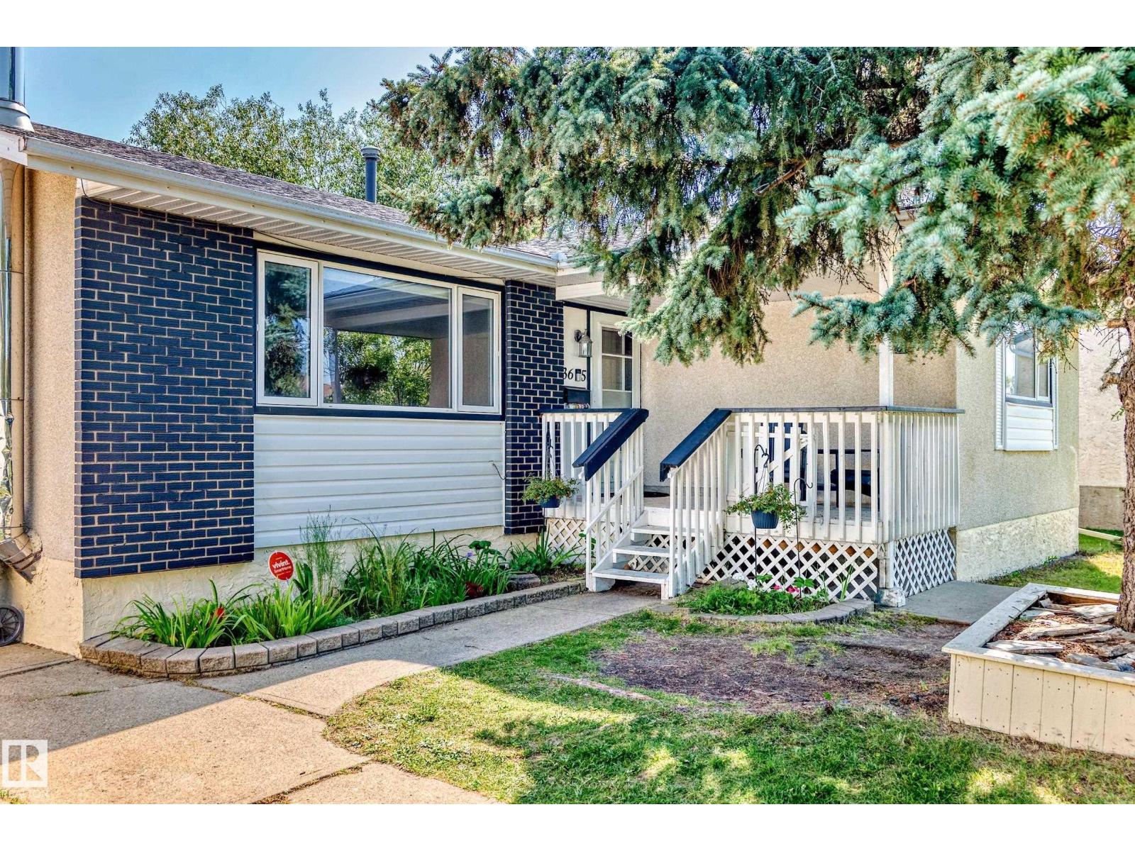 Photo 2 of 3605 41 St, Leduc AB