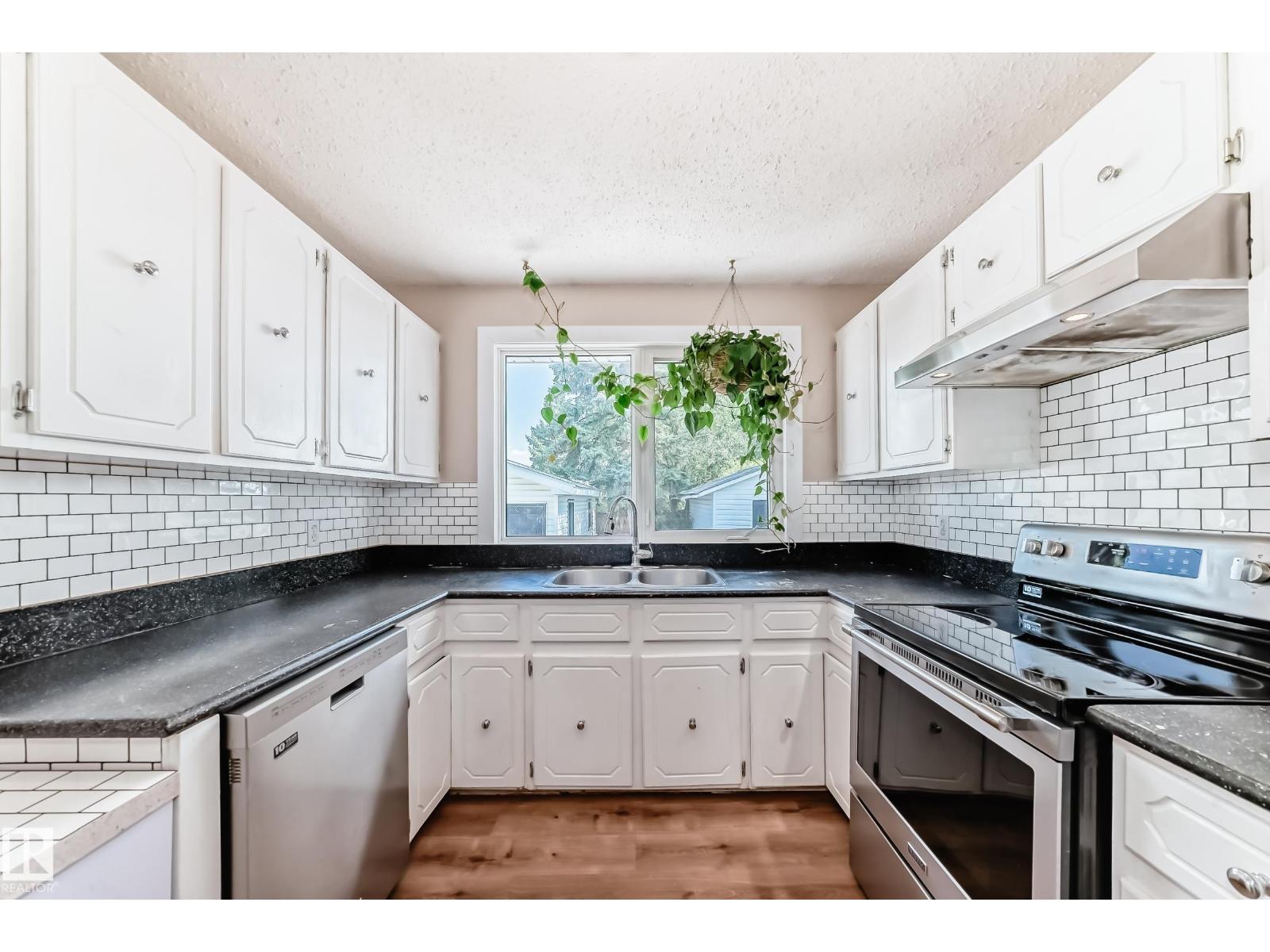 Photo 6 of 3605 41 St, Leduc AB