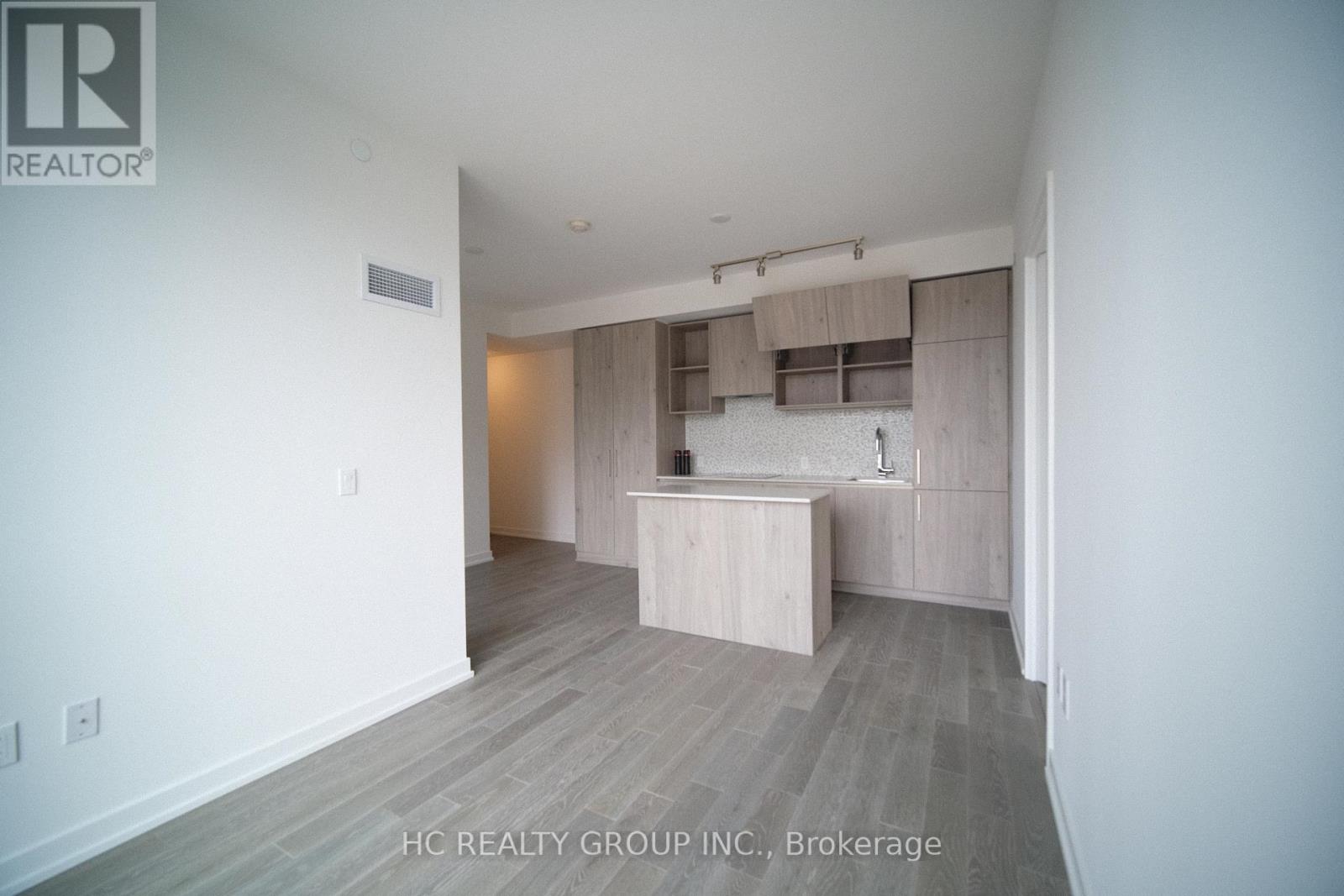 Photo 2 of 1302 1 Yorkville Avenue, Toronto ON