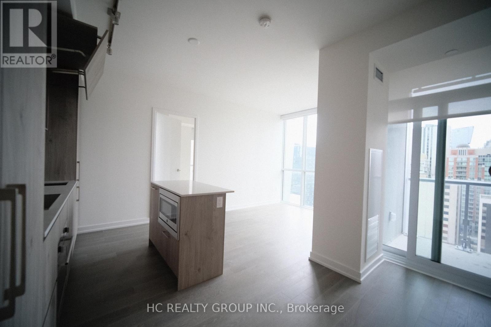 Photo 3 of 1302 1 Yorkville Avenue, Toronto ON