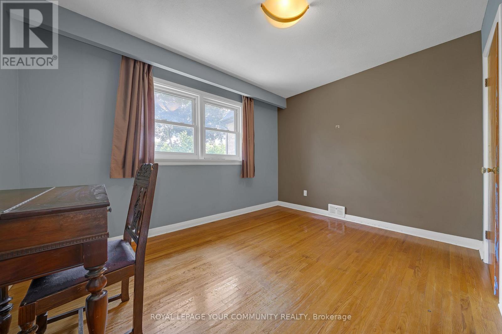 Photo 12 of 9 Theresa Avenue, Toronto ON