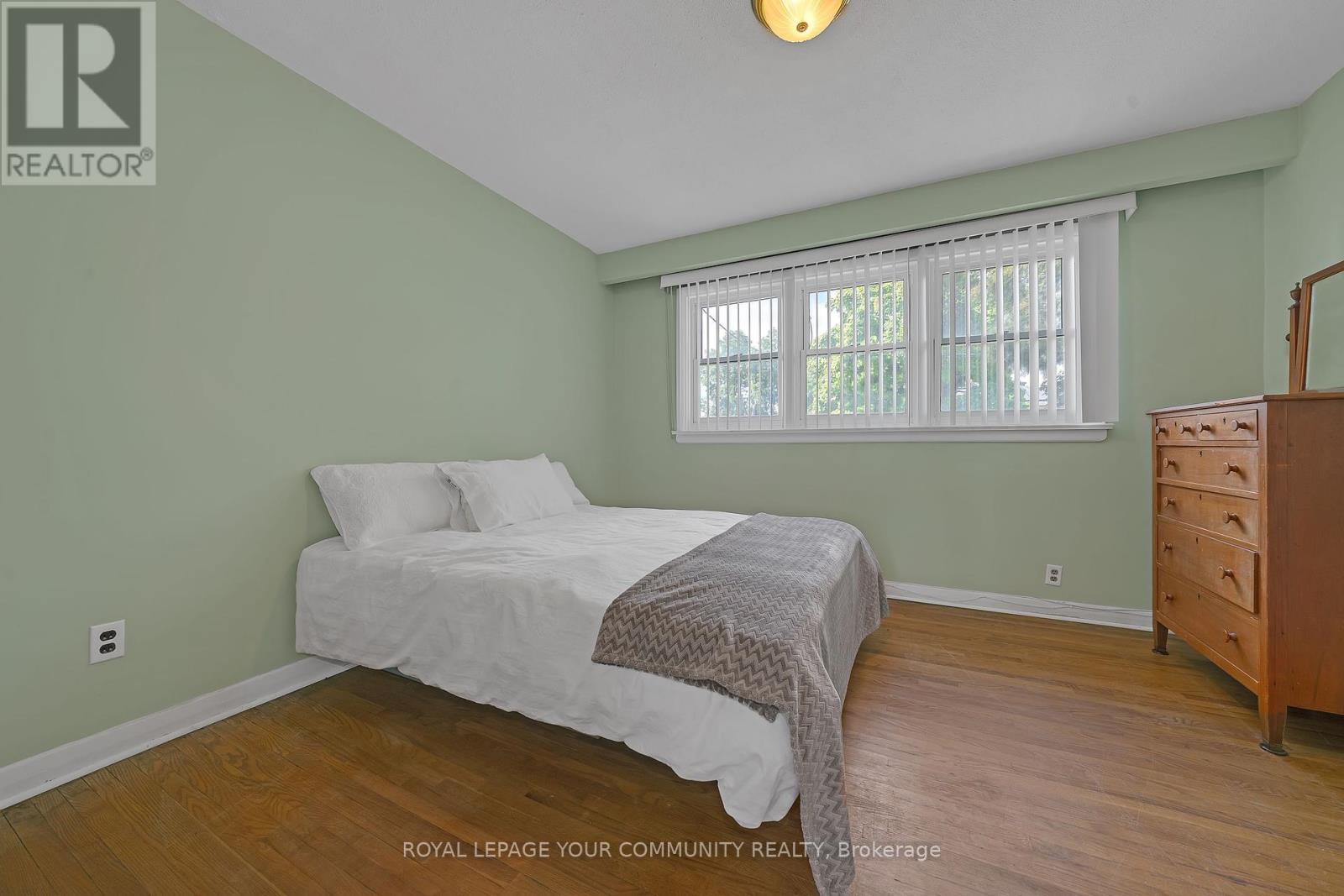 Photo 13 of 9 Theresa Avenue, Toronto ON