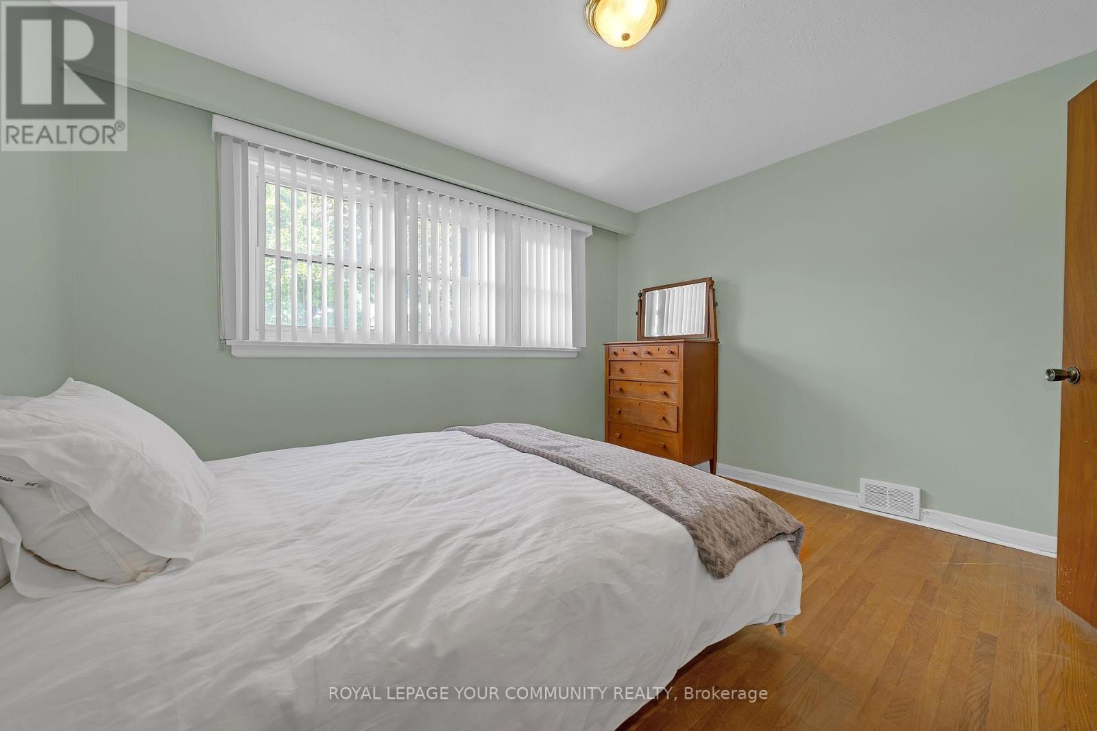 Photo 14 of 9 Theresa Avenue, Toronto ON
