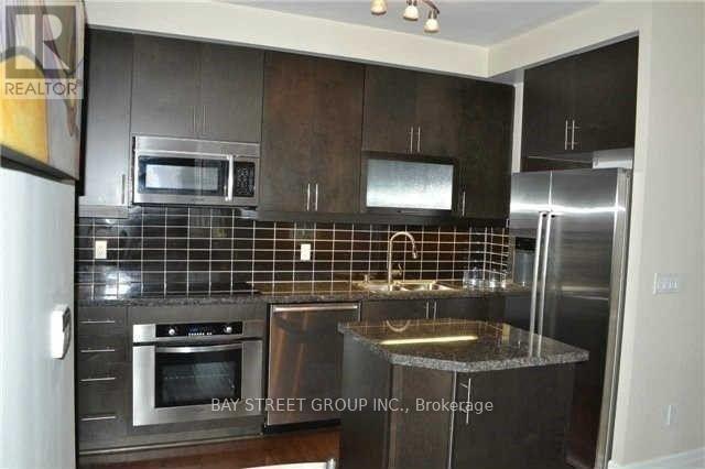 Photo 2 of 1604 35 Balmuto Street, Toronto ON