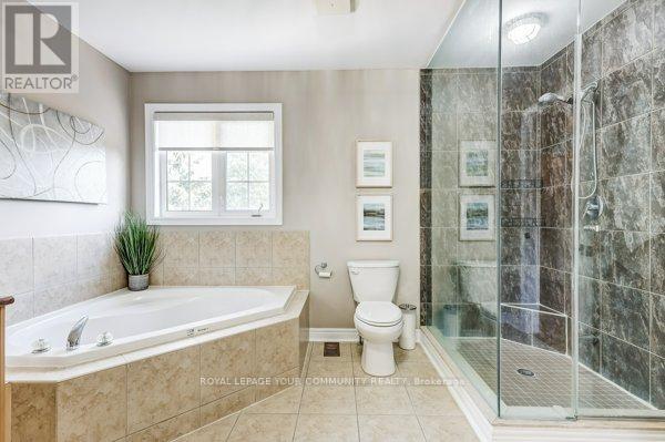 Photo 22 of 61 Deerwood Crescent, Richmond Hill ON