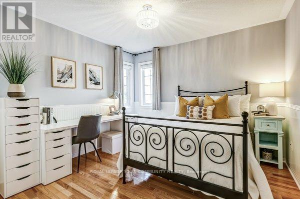 Photo 24 of 61 Deerwood Crescent, Richmond Hill ON