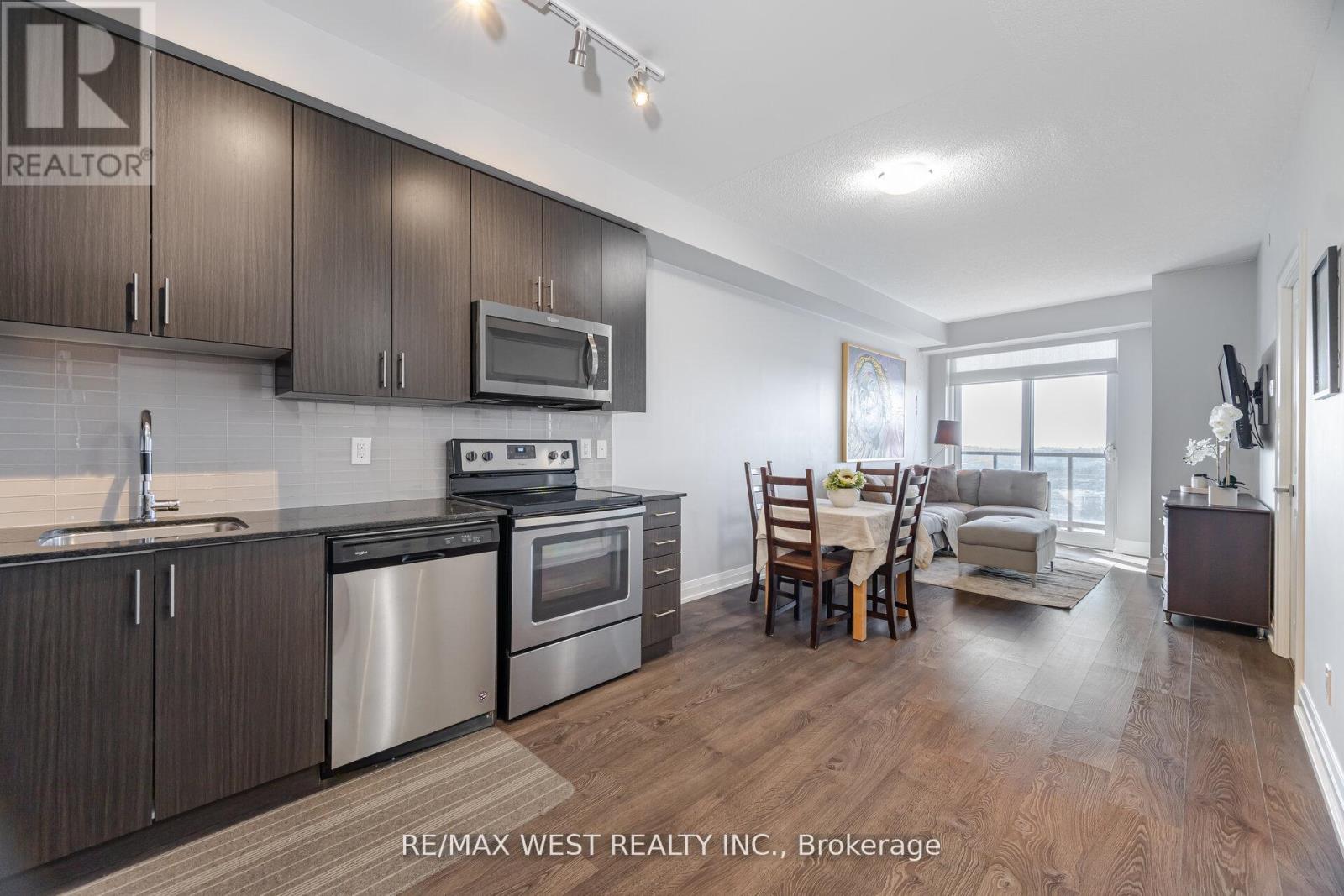 Photo 10 of 1704 3700 Highway 7, Vaughan ON