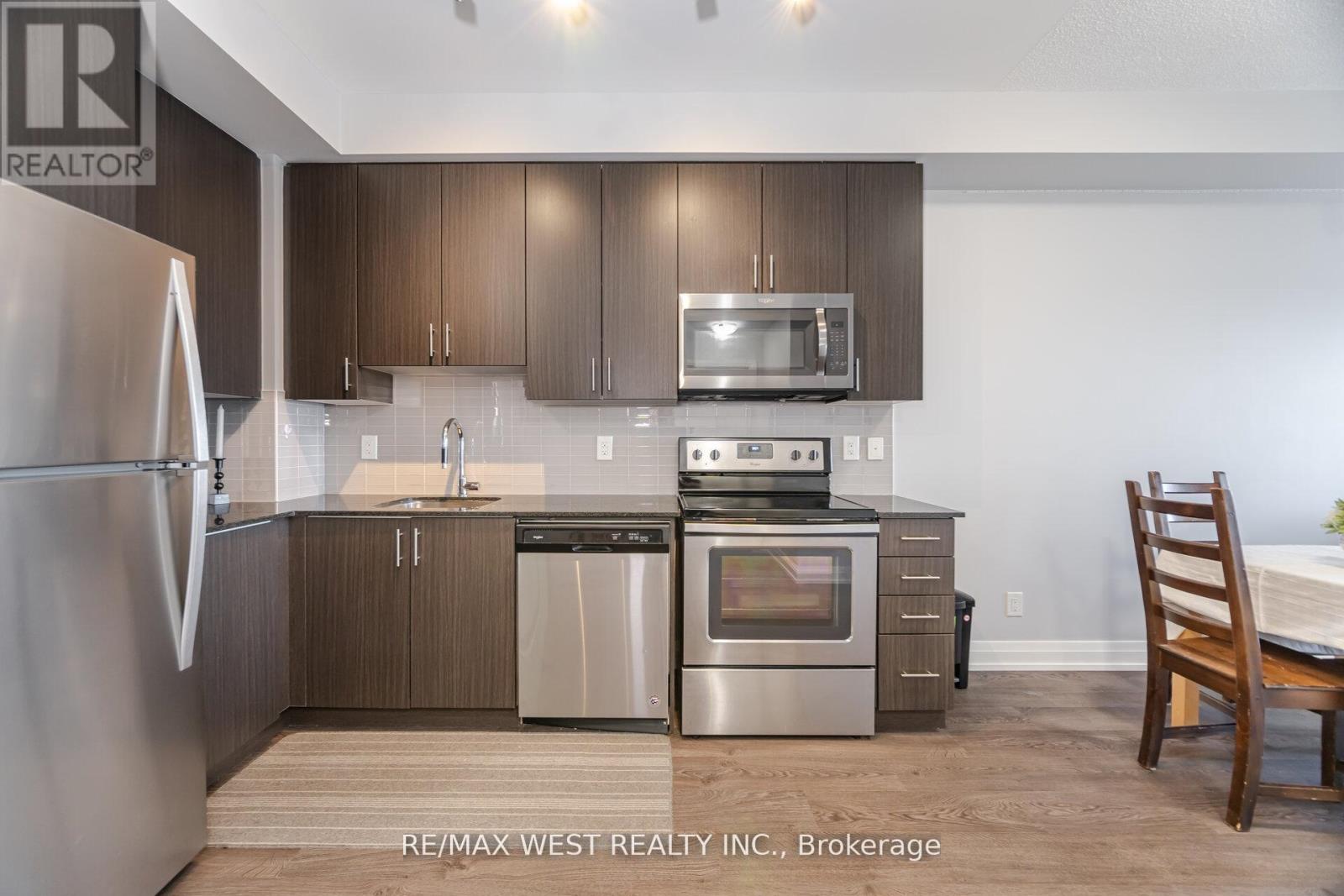 Photo 11 of 1704 3700 Highway 7, Vaughan ON