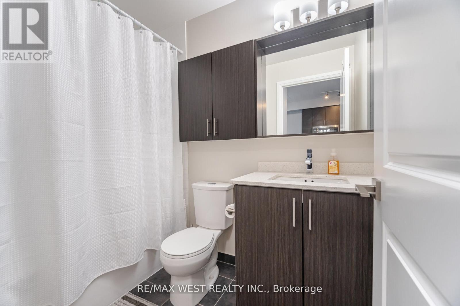 Photo 17 of 1704 3700 Highway 7, Vaughan ON