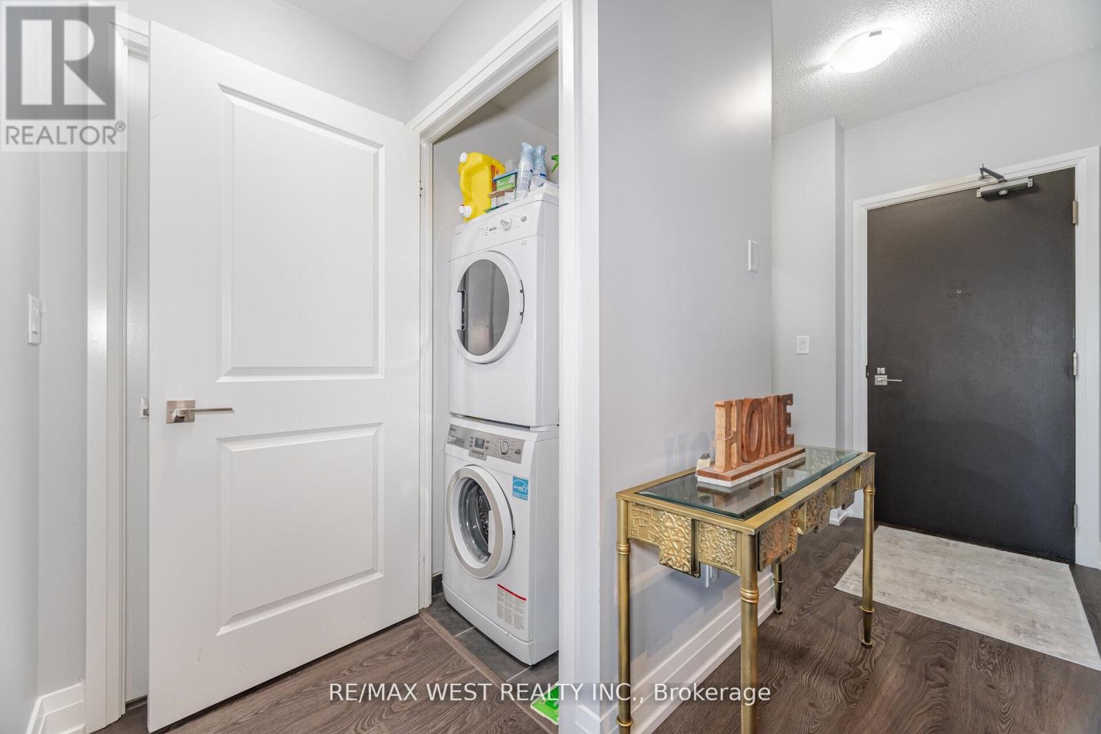 Photo 18 of 1704 3700 Highway 7, Vaughan ON