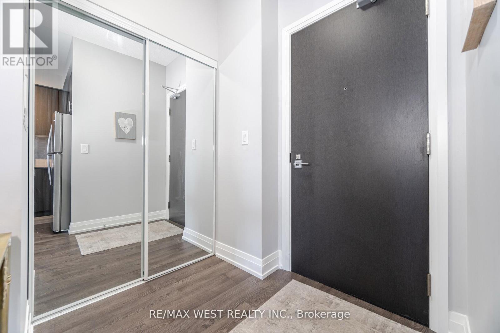 Photo 6 of 1704 3700 Highway 7, Vaughan ON