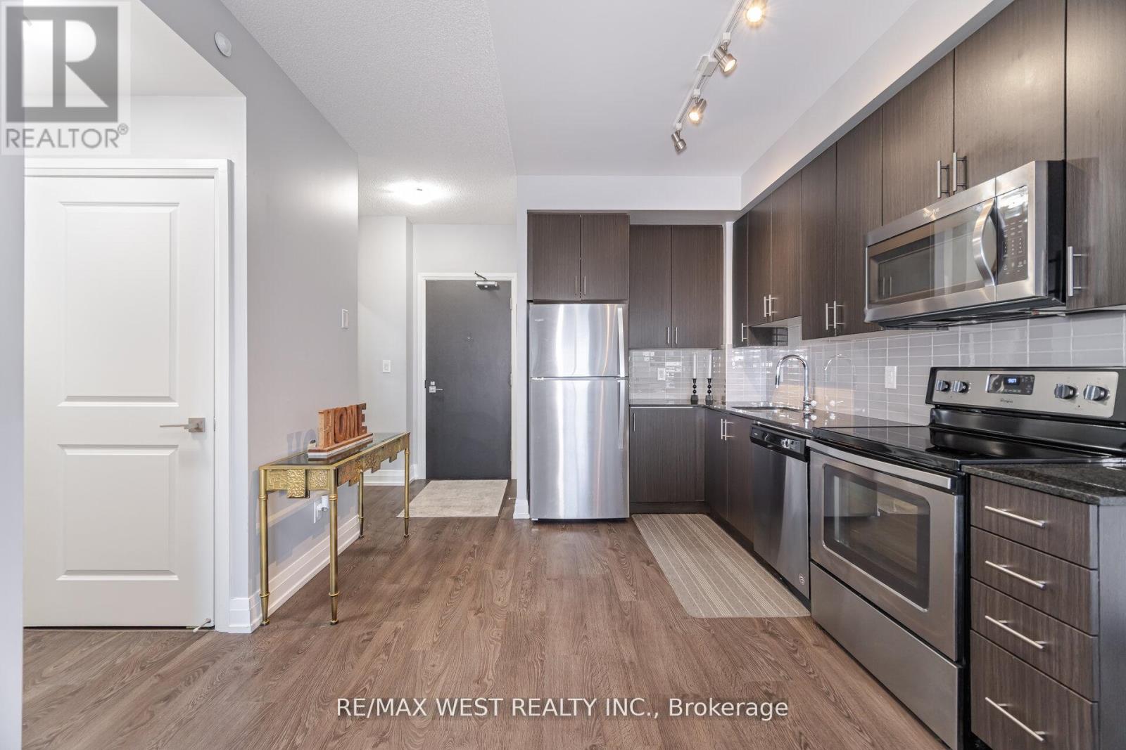 Photo 9 of 1704 3700 Highway 7, Vaughan ON